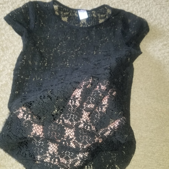 🦄6 Items for $20🦄
Girls lace top - Picture 2 of 3